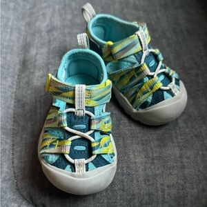 Toddler Size 5 KEEN Newport H2 Water Sandals Closed Toe